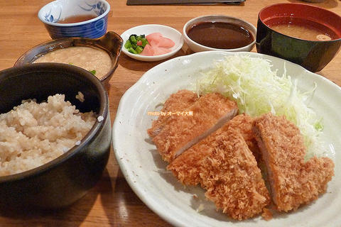 とろろ付き玄米ごはん！チキンカツのランチセット「薩摩（さつま）茶美豚（ちゃーみーとん）とんかつ 花」大阪メトロあびこ駅