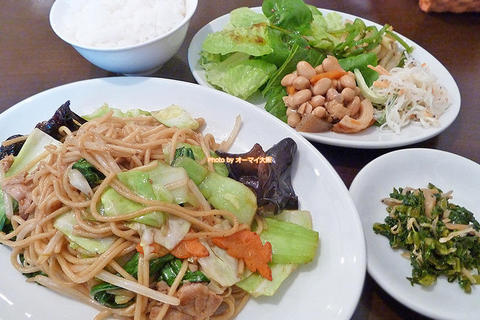 オイスターソースが香ばしい！絶品の焼きそばランチセット「双琉（そうりゅう）」大阪メトロあびこ駅