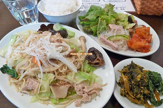 野菜たっぷり！塩ダレ焼きそばのランチセット「双琉（そうりゅう）」大阪メトロあびこ駅