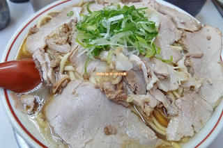 チャーシューのボリュームがすごい！絶対に食べたい老舗店の超人気ラーメン「ゆうらい」JR茨木駅