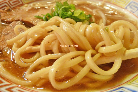 特製太麺で味わう人気の中華そば！和歌山ラーメン「3738（みなみや）」大阪メトロ長居駅