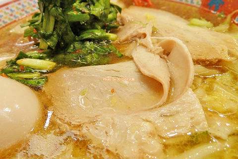 白菜のうま味がたっぷり！煮玉子おいしいラーメン「神座（かむくら）道頓堀店」大阪メトロなんば駅