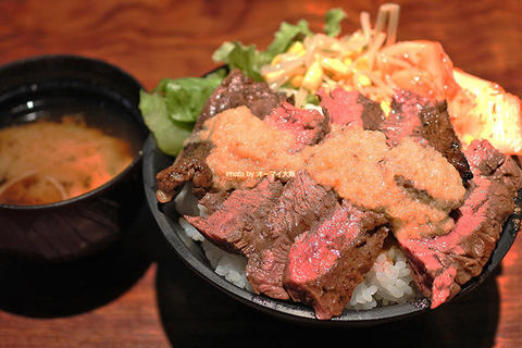 人気のランチメニュー！裏なんばの焼肉店で味わうハラミステーキ丼「富士晃（ふじあき）」大阪メトロなんば駅