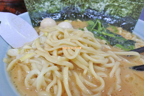 14時から18時は麺の大盛りが無料！期間限定の豚骨味噌ラーメン「魂心家（こんしんや）大阪なんば店」大阪メトロなんば駅
