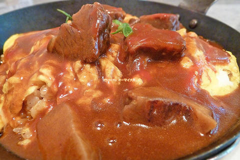 トロトロの牛肉が絶品！ビーフシチューのオムライス「みやび亭」大阪メトロ天満橋駅