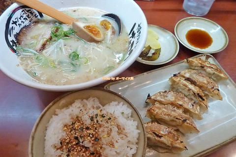 平日限定の黒豚餃子ランチセットが超お得！ランチタイムが長い博多ラーメン「げんこつ 梅田店」大阪メトロ梅田駅