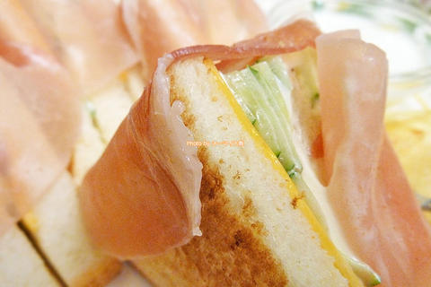 生ハムのサンドイッチが絶品！ウインナーコーヒー付きのお得なセット「蝸牛庵（かぎゅうあん）」大阪メトロ淀屋橋駅