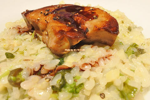 ランチはテーブルチャージなし！フォアグラをのせた春野菜のリゾット「俺のフレンチ 梅田」大阪メトロ梅田駅