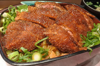 大盛りライス無料！絶品のビフカツ重ランチ「ロマン亭 エキマルシェ大阪店」大阪メトロ梅田駅