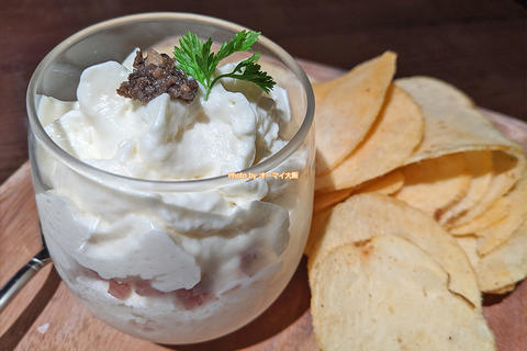 異次元のなめらかさ！トリュフが香る絶品ポテトサラダ「俺のフレンチ 梅田」大阪メトロ梅田駅