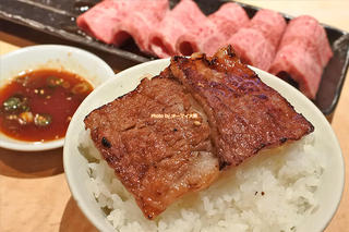 絶対に食べたい特選カルビ（特選上バラ）の焼肉ディナー「万両（まんりょう）天神橋店」大阪メトロ南森町駅