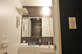 禁煙セミダブルの風呂とアメニティは？「ウェリナホテルプレミア中之島イースト」新しいビジネスホテル宿泊レビュー