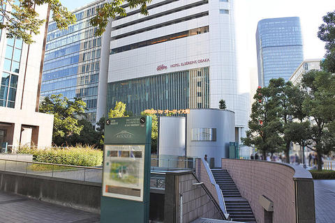 JR大阪駅から徒歩10分「ホテルエルセラーン大阪」晴れの日は地上の交通アクセスが便利